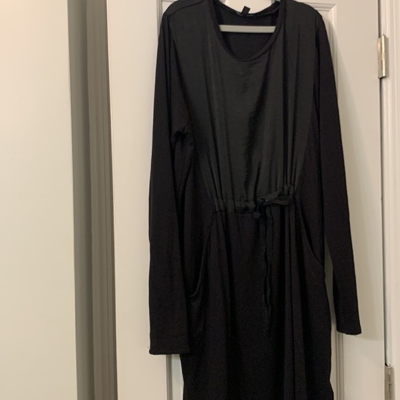 Vera Wang black drawstring dress with pockets Medium - Picture 3 of 10